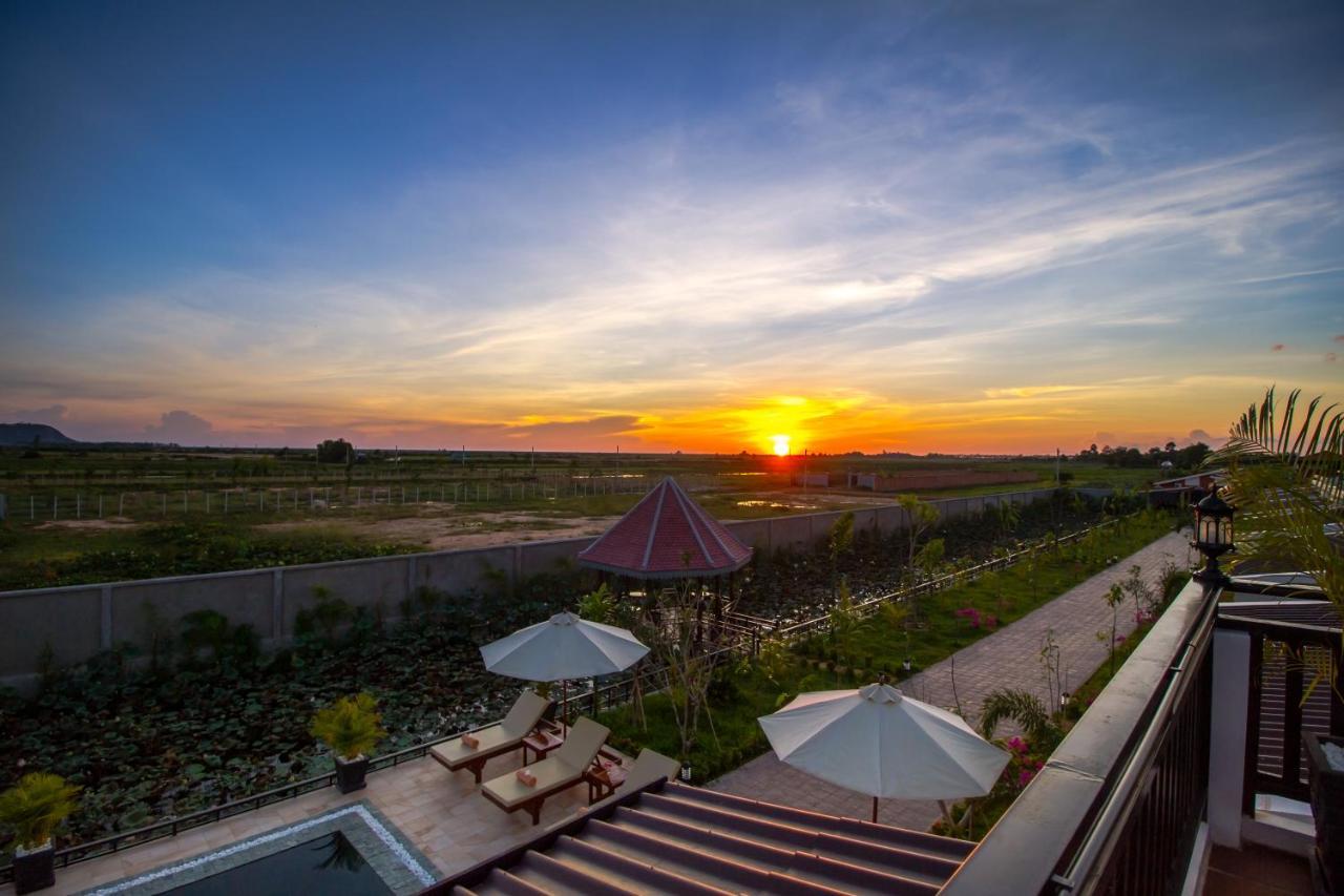 Ry'S Lotus Resort D'Angkor Siem Reap Buitenkant foto