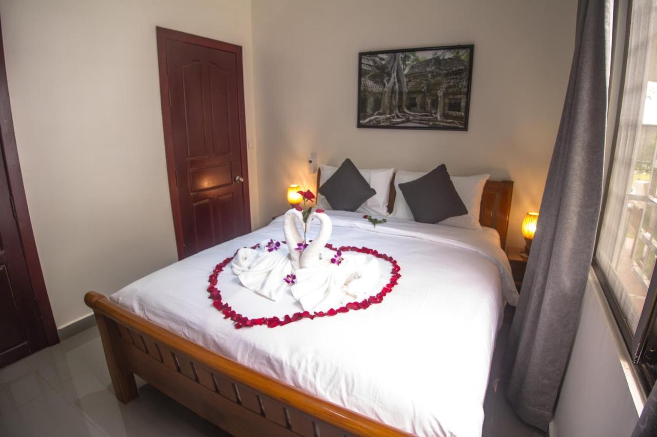 Ry'S Lotus Resort D'Angkor Siem Reap Buitenkant foto
