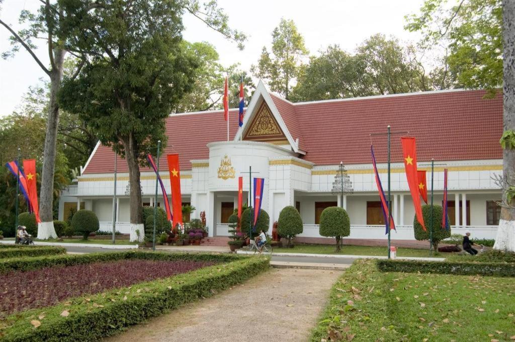 Ry'S Lotus Resort D'Angkor Siem Reap Buitenkant foto