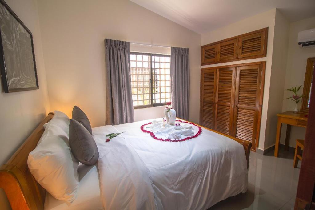 Ry'S Lotus Resort D'Angkor Siem Reap Buitenkant foto