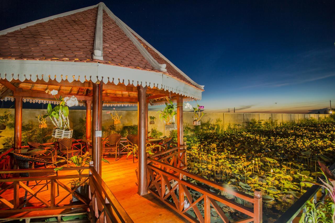 Ry'S Lotus Resort D'Angkor Siem Reap Buitenkant foto